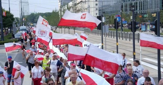 Польська опозиція запропонувала висилати українців: кого хочуть депортувати